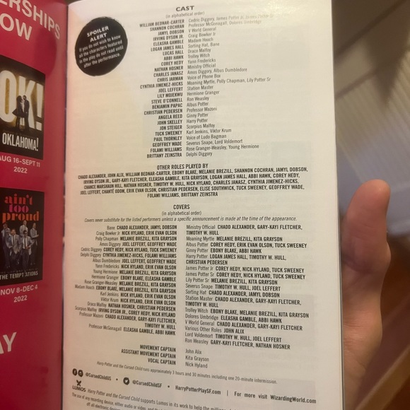 EXTREMELY RARE signed copy of Harry Potter and the Cursed Child Playbill. - Picture 3 of 3